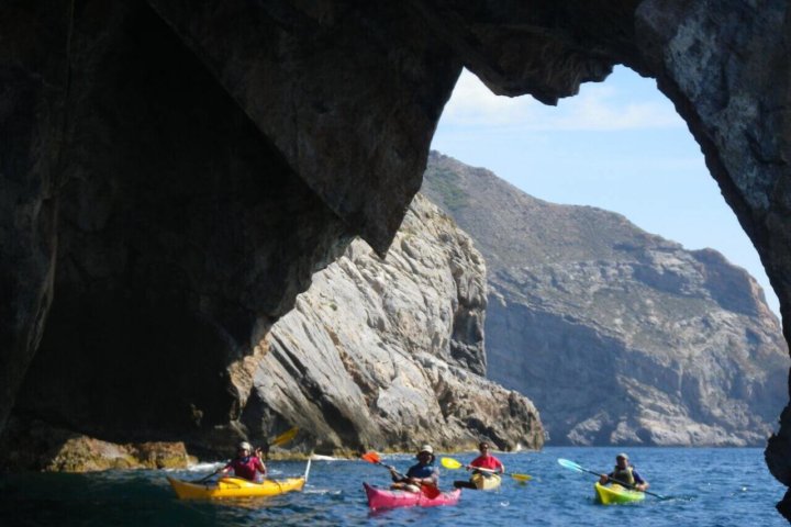 Sea kayaking in Cabo Tiñoso