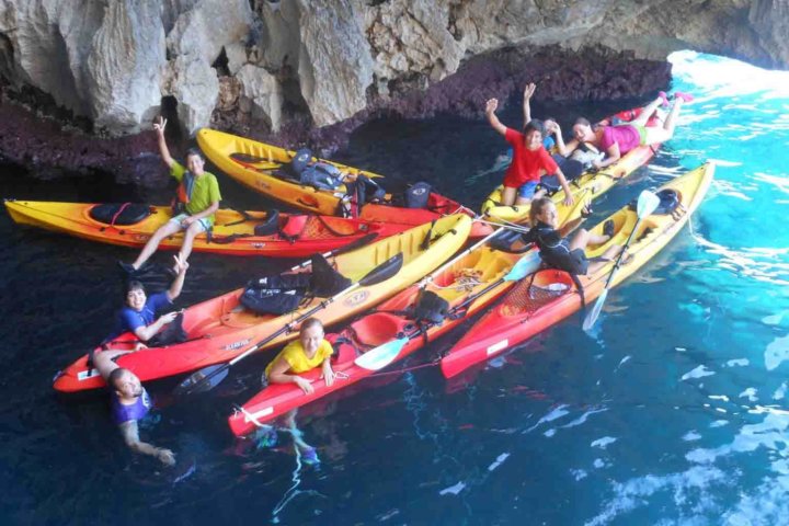 Sea kayak and Caving in Valencia